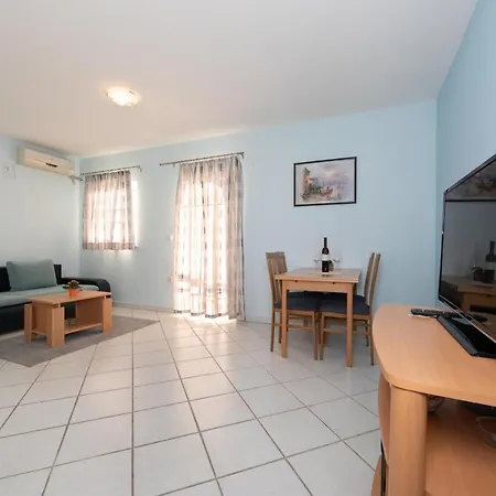 Apartments Simovic Tucepi Exterior photo